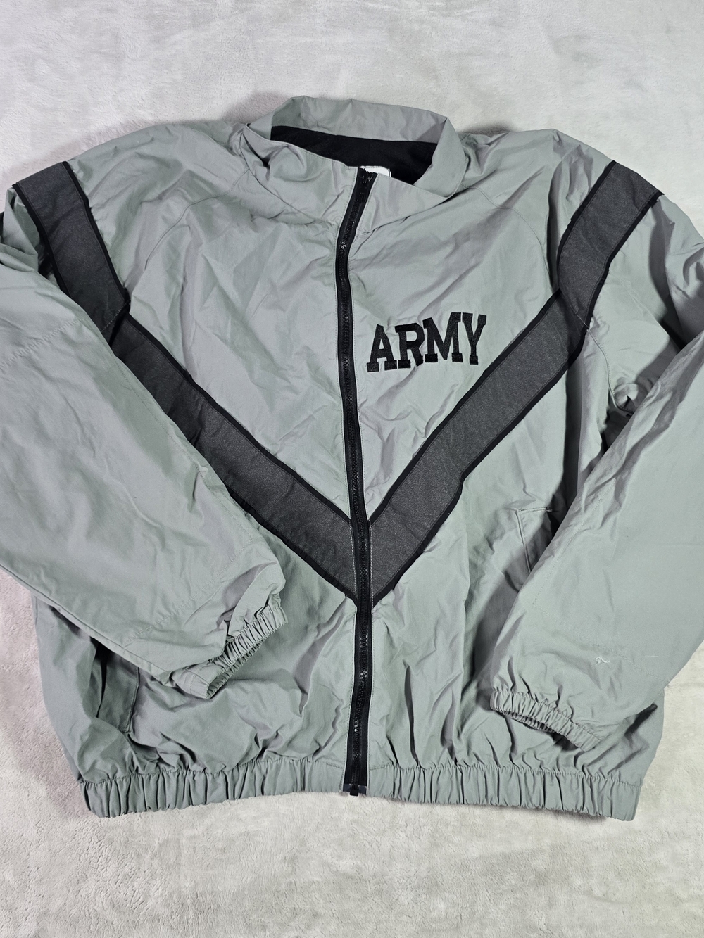 Army IPFU PT Gray Full Zip Windbreaker Jacket Sz Med 8415-01-465-4822
